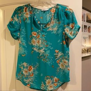 Green floral top size medium
